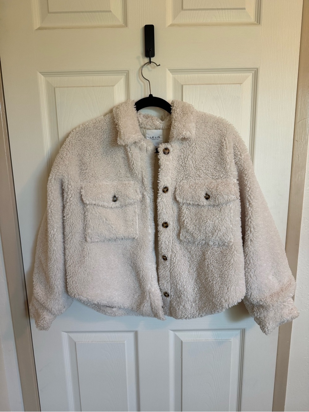 Le Lis Women’s White Teddy Sherpa Jacket with buttons size XS Cozy